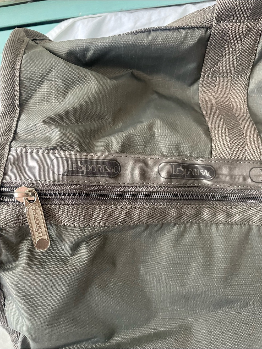 LeSportsac Gray Nylon Travel Tote Bag - Picture 2 of 12